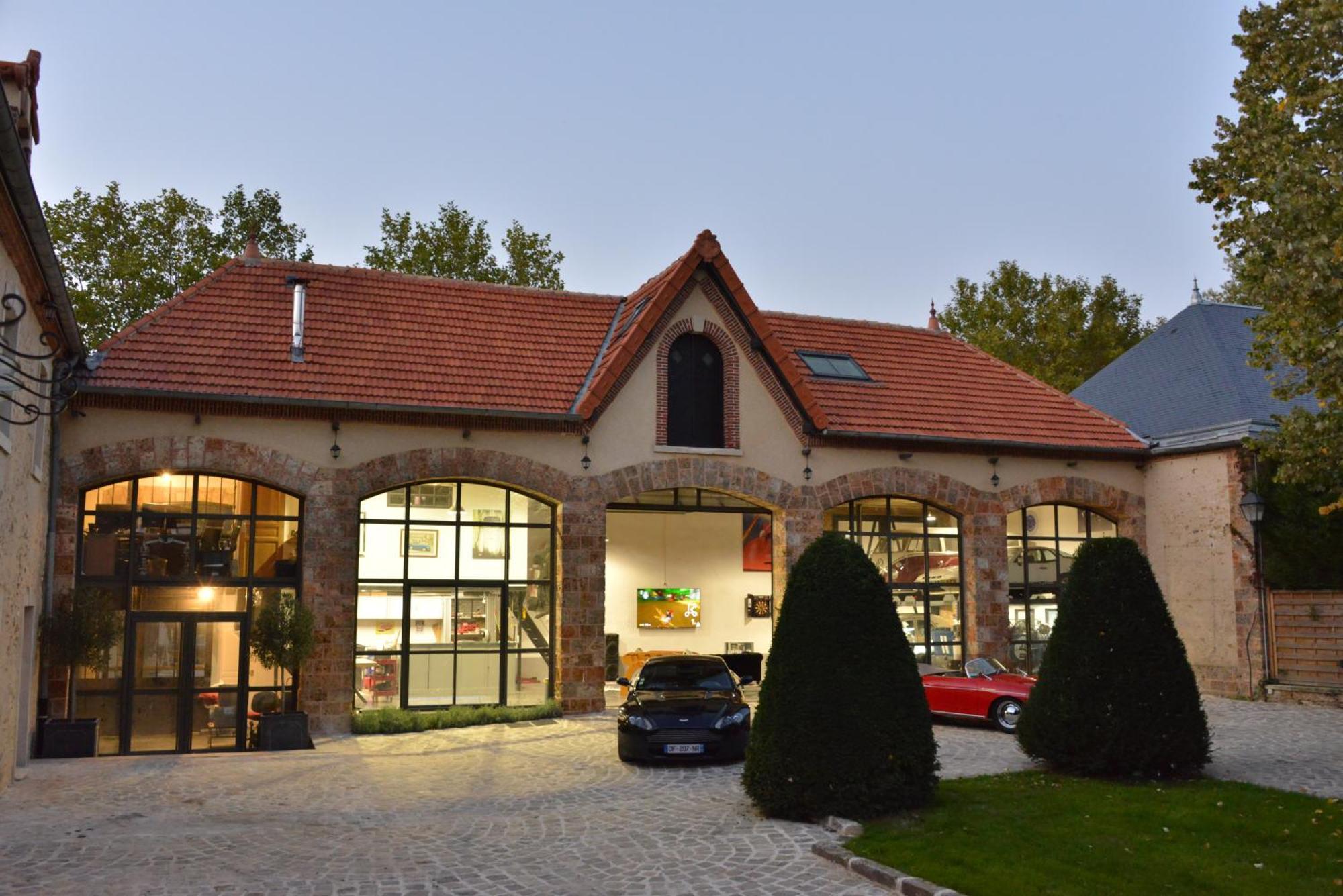 Loft Dans Le Clocher Face Au Chateau Bonnelles Buitenkant foto