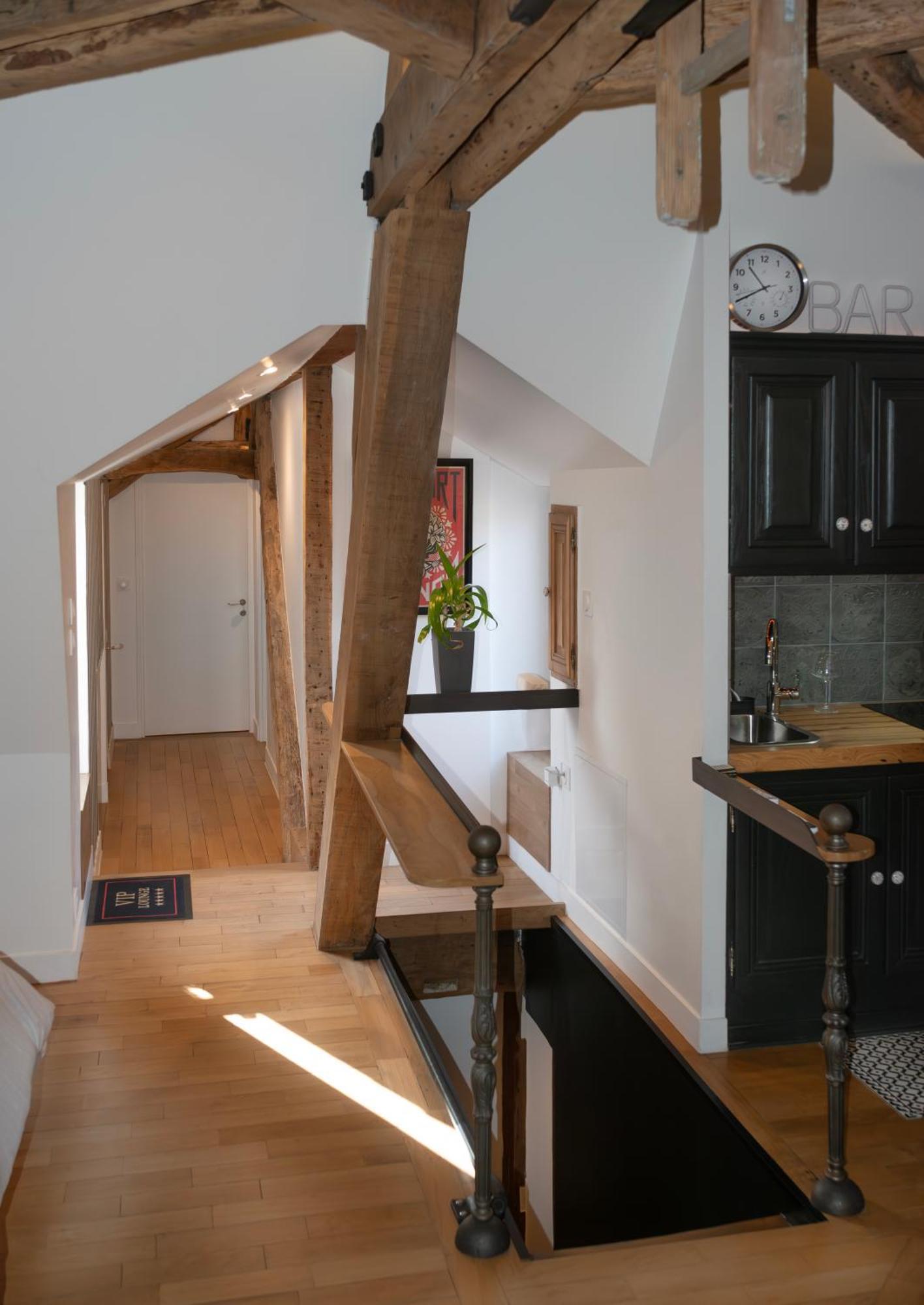 Loft Dans Le Clocher Face Au Chateau Bonnelles Buitenkant foto
