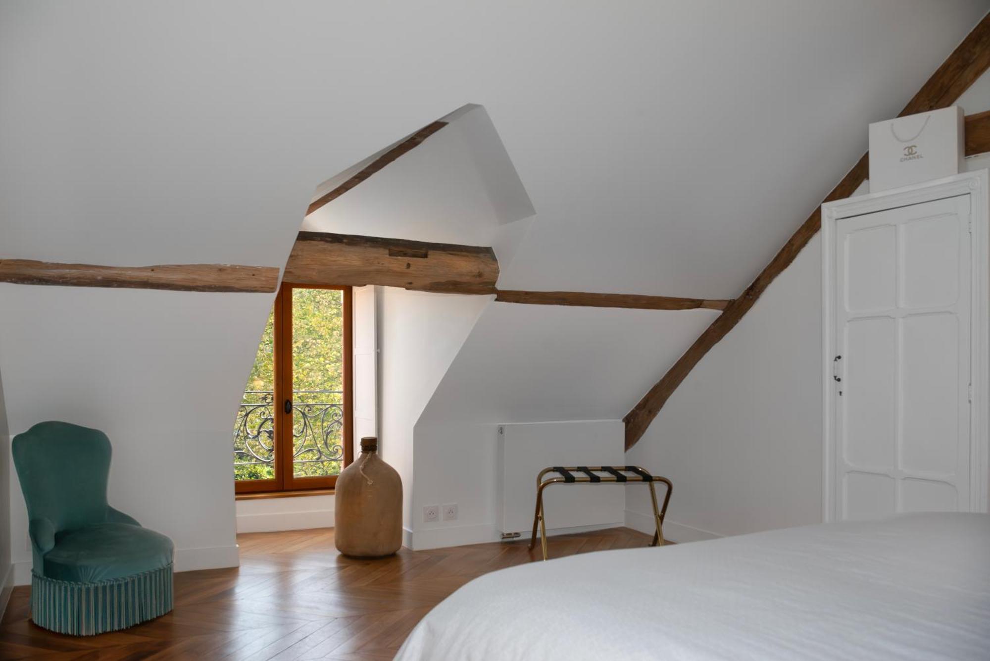 Loft Dans Le Clocher Face Au Chateau Bonnelles Buitenkant foto