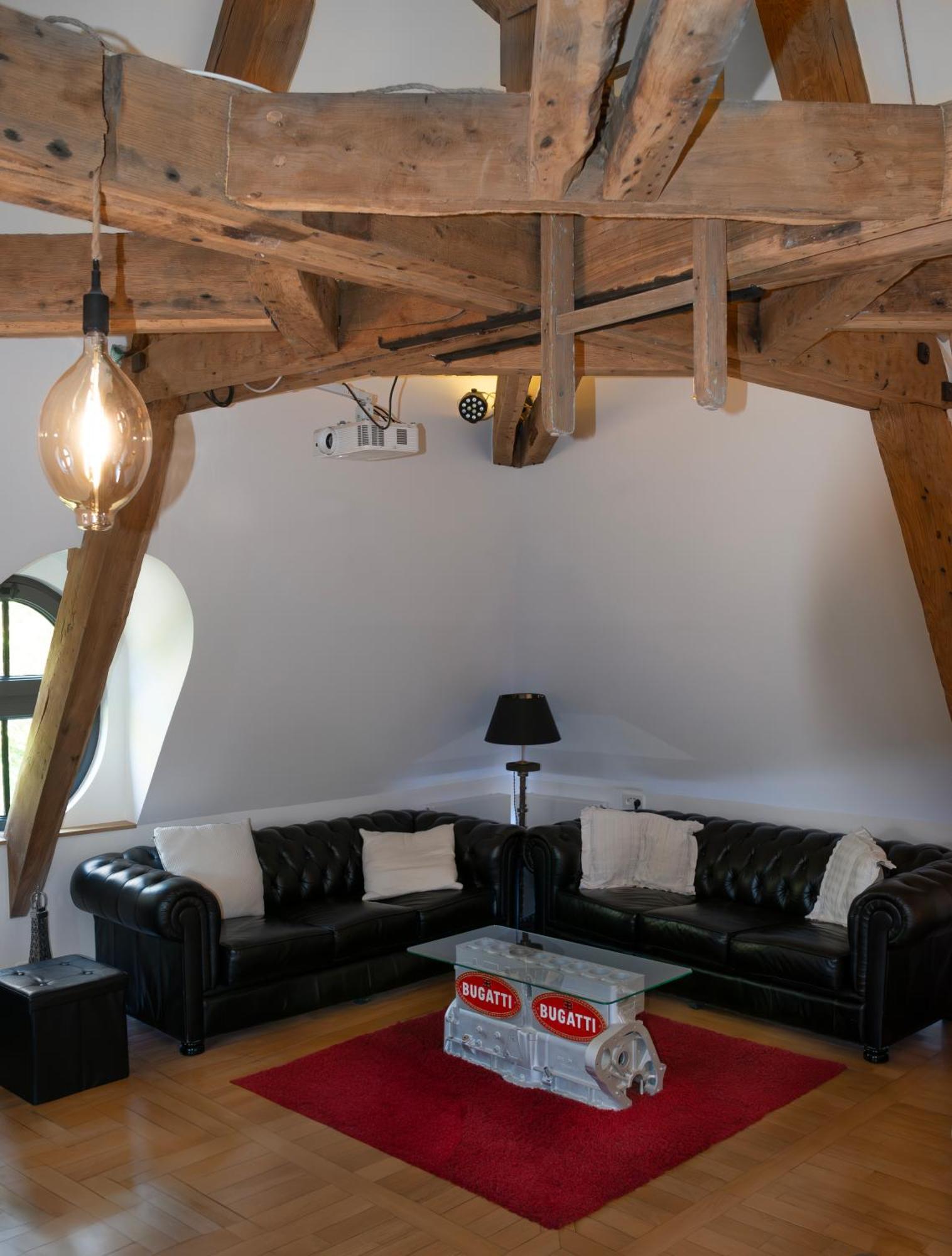 Loft Dans Le Clocher Face Au Chateau Bonnelles Buitenkant foto